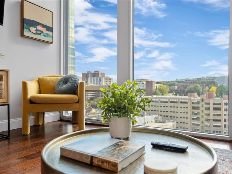 Cozysuites 1Br, Ppg Paints Arena, Pitts Pittsburgh Exterior photo