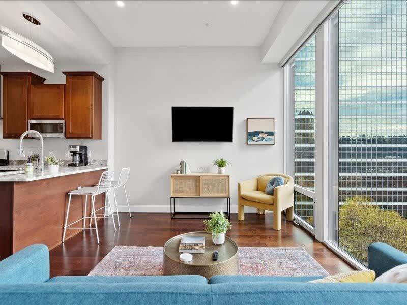 Cozysuites 1Br, Ppg Paints Arena, Pitts Pittsburgh Exterior photo